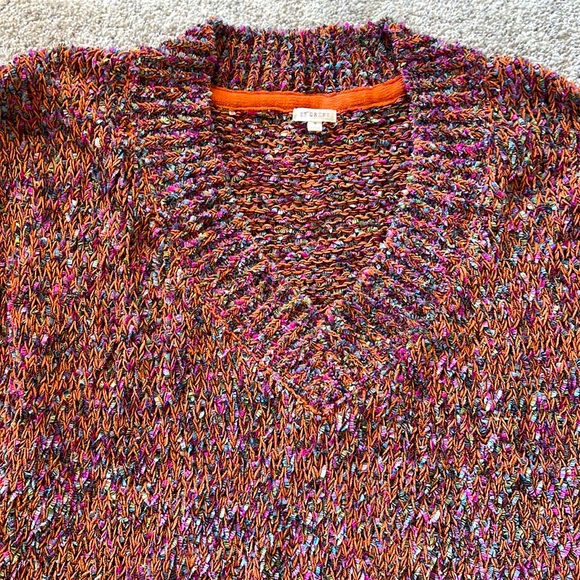 En Crème V Neck Sweater - Picture 3 of 7